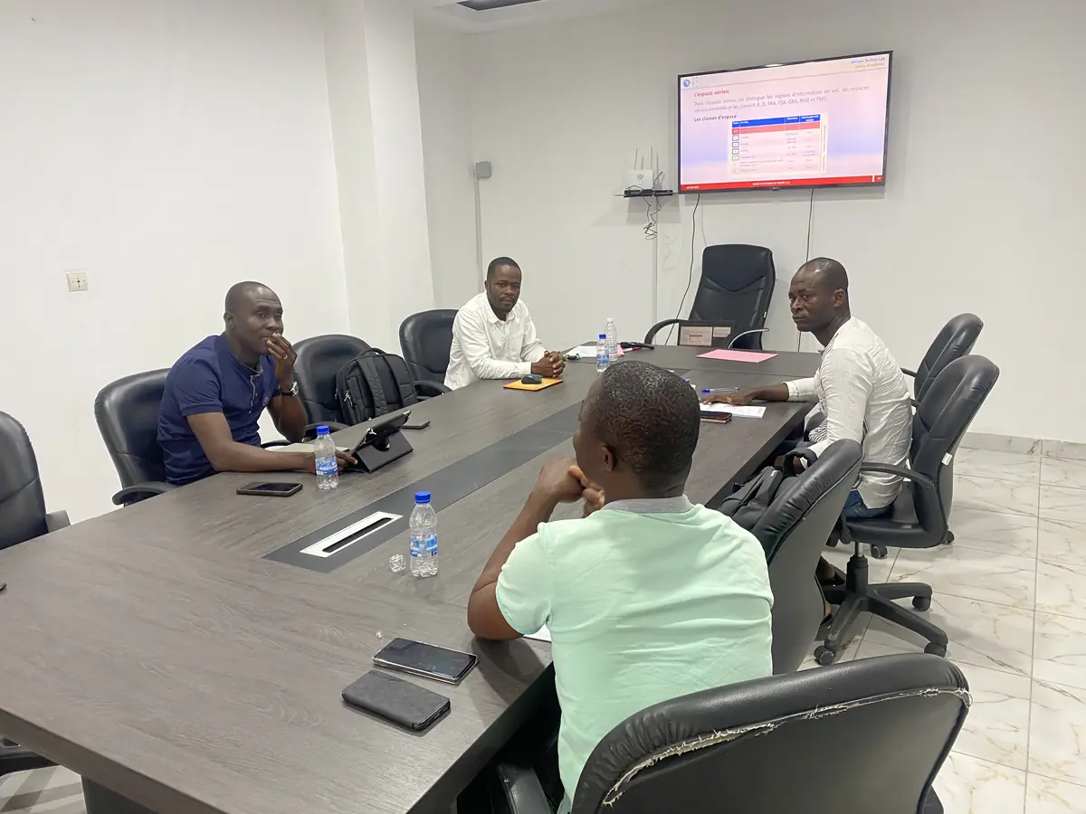 Session de formation dans une salle de réunion d'entreprise